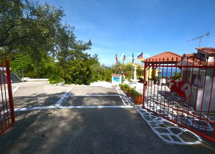 Agatha Paradise Hotel 2*