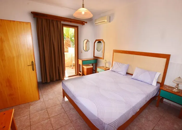 Agatha Paradise Hotel